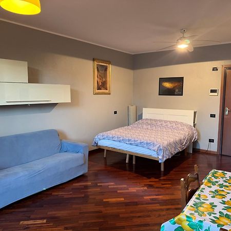 Ampio Monolocale Apartment Brescia Exterior photo